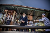 Kapitán a posádka Přívozu Kazín | Pražské Benátky