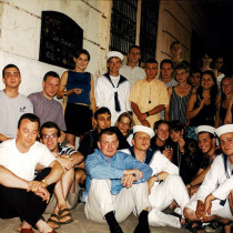 Přístaviště Judita, studenti s křižovníky. Vlevo dole P. Miroslav Chlupsa O.Cr., rok 1999 | Historie
