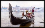 Pravá benátská gondola Eleanora na Vltavě | Pražské Benátky